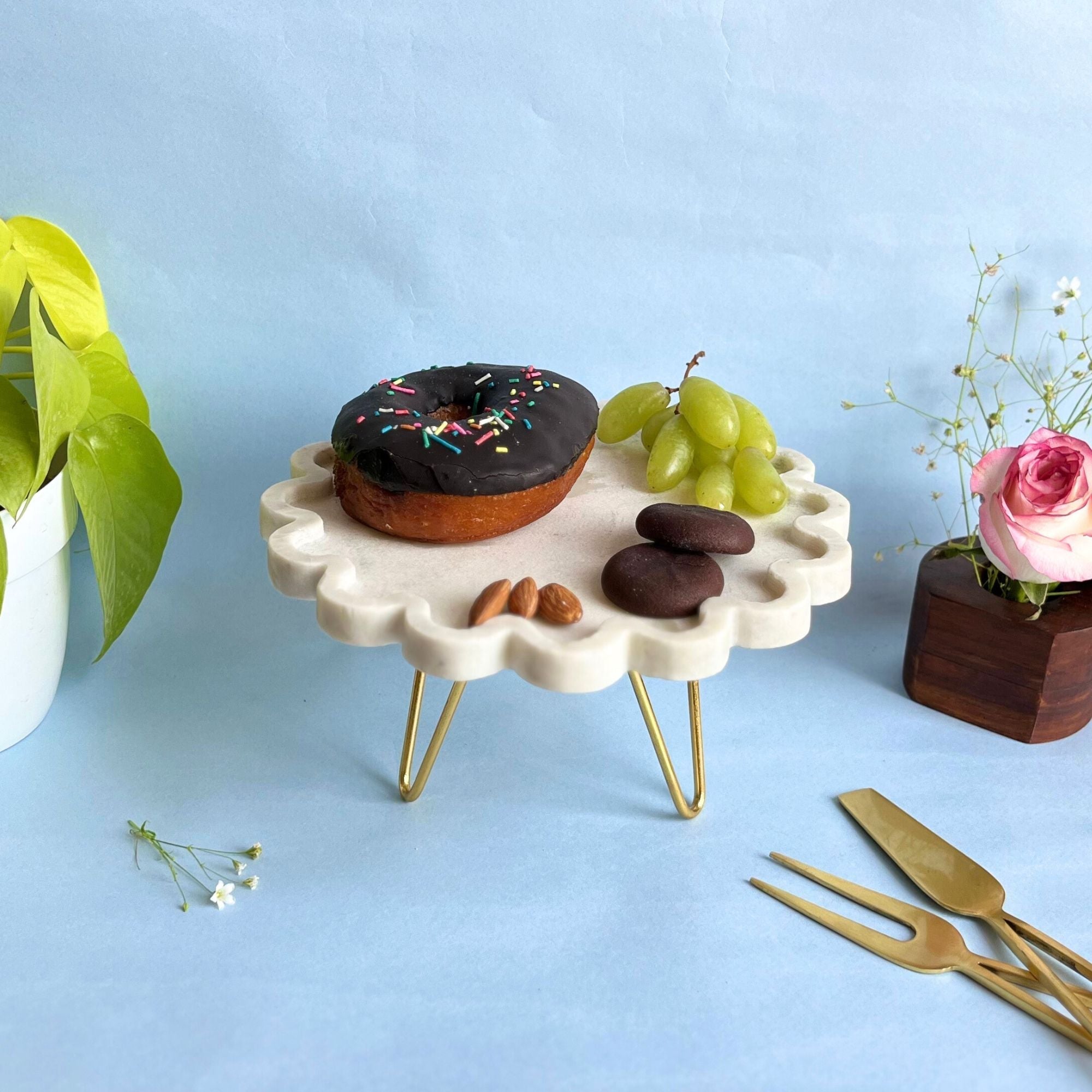 Round sunflower shape Natural Marble Pastry Stand