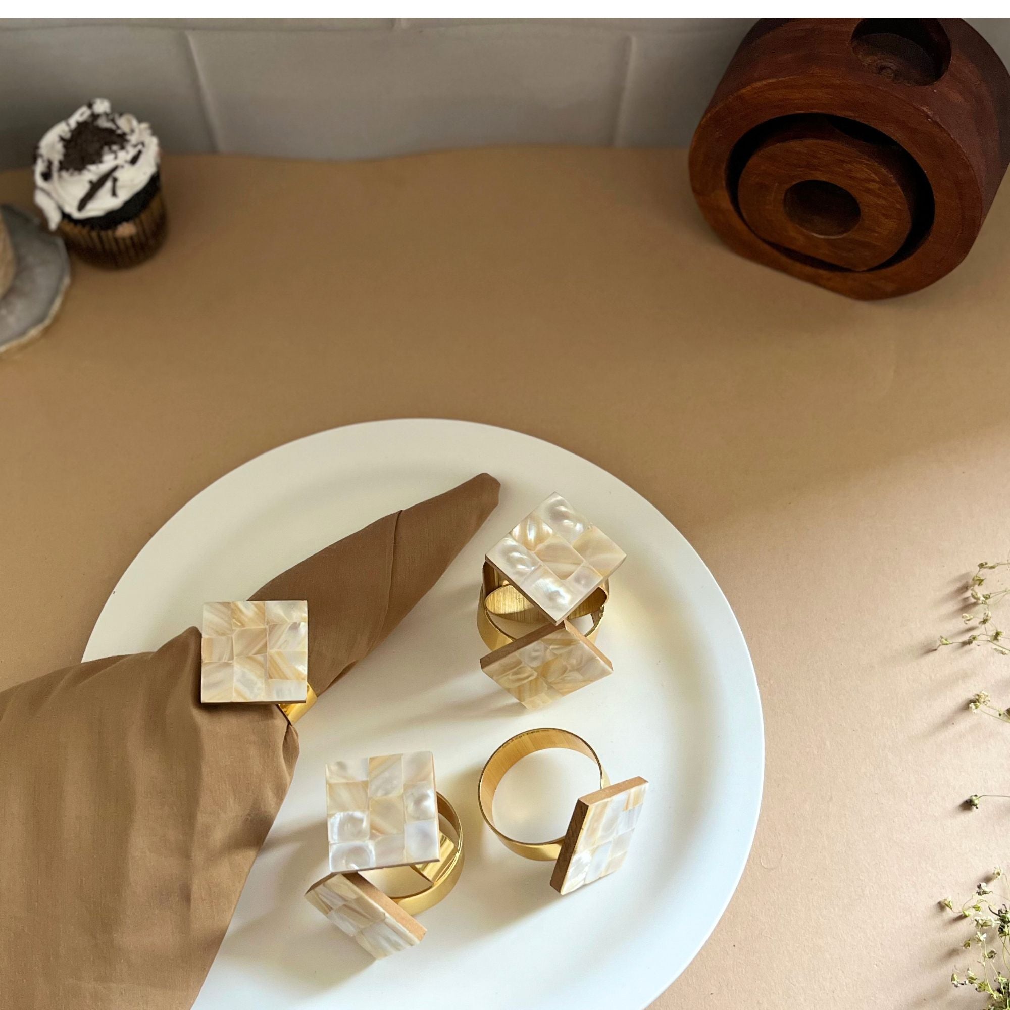 Round Shape  Mother of Pearl Napkin Rings set