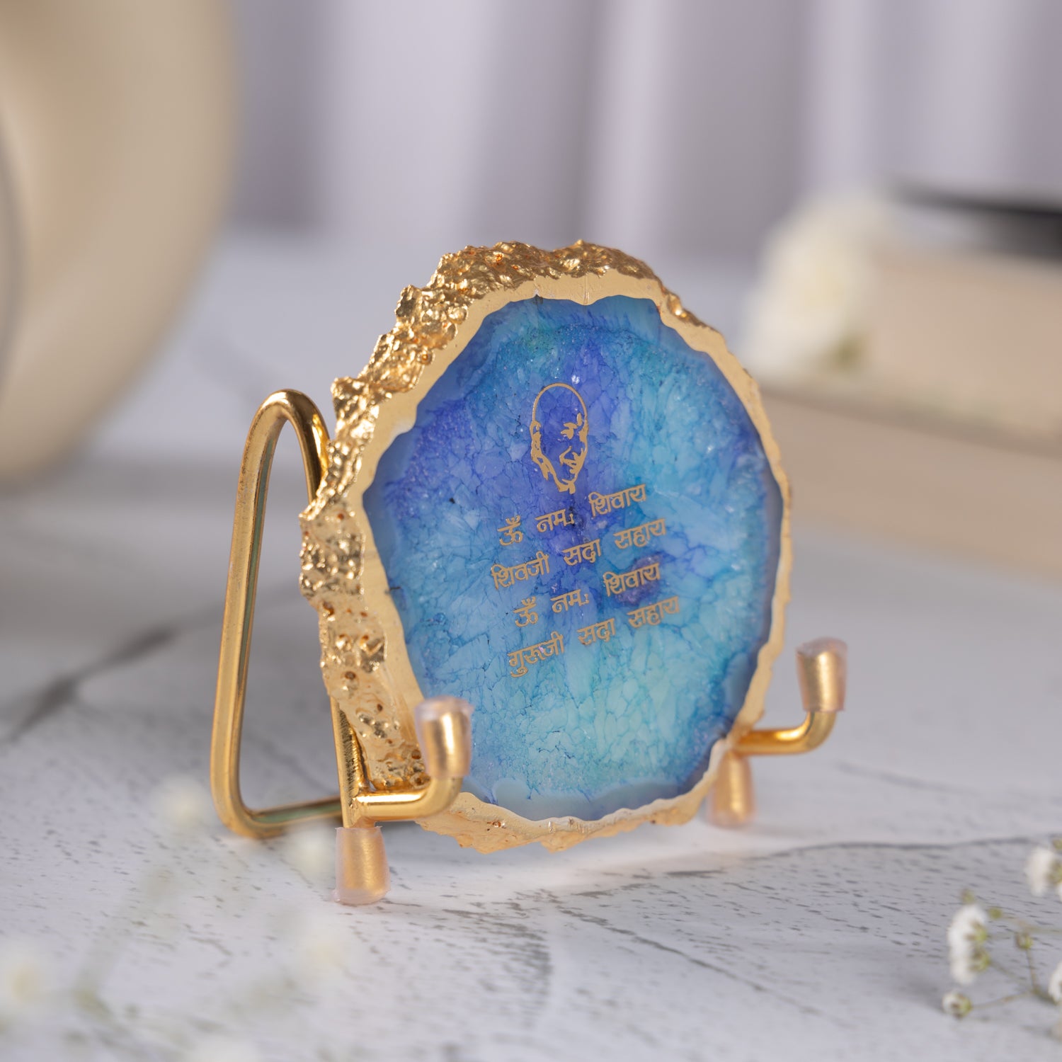 Guru Ji Mantra Blue Agate Metal Showpiece