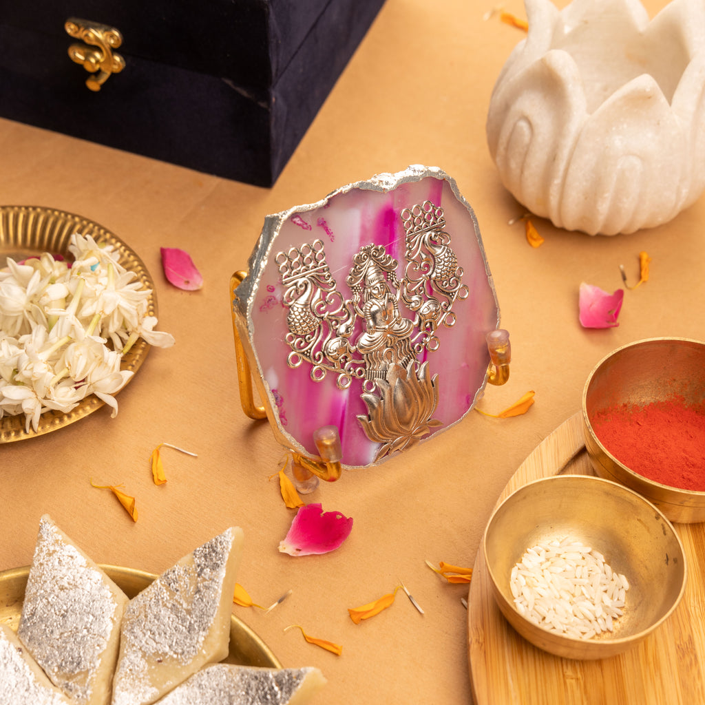 Agate Laxmi Showpiece Silver Platting Egdes With Metal Stand - Pink