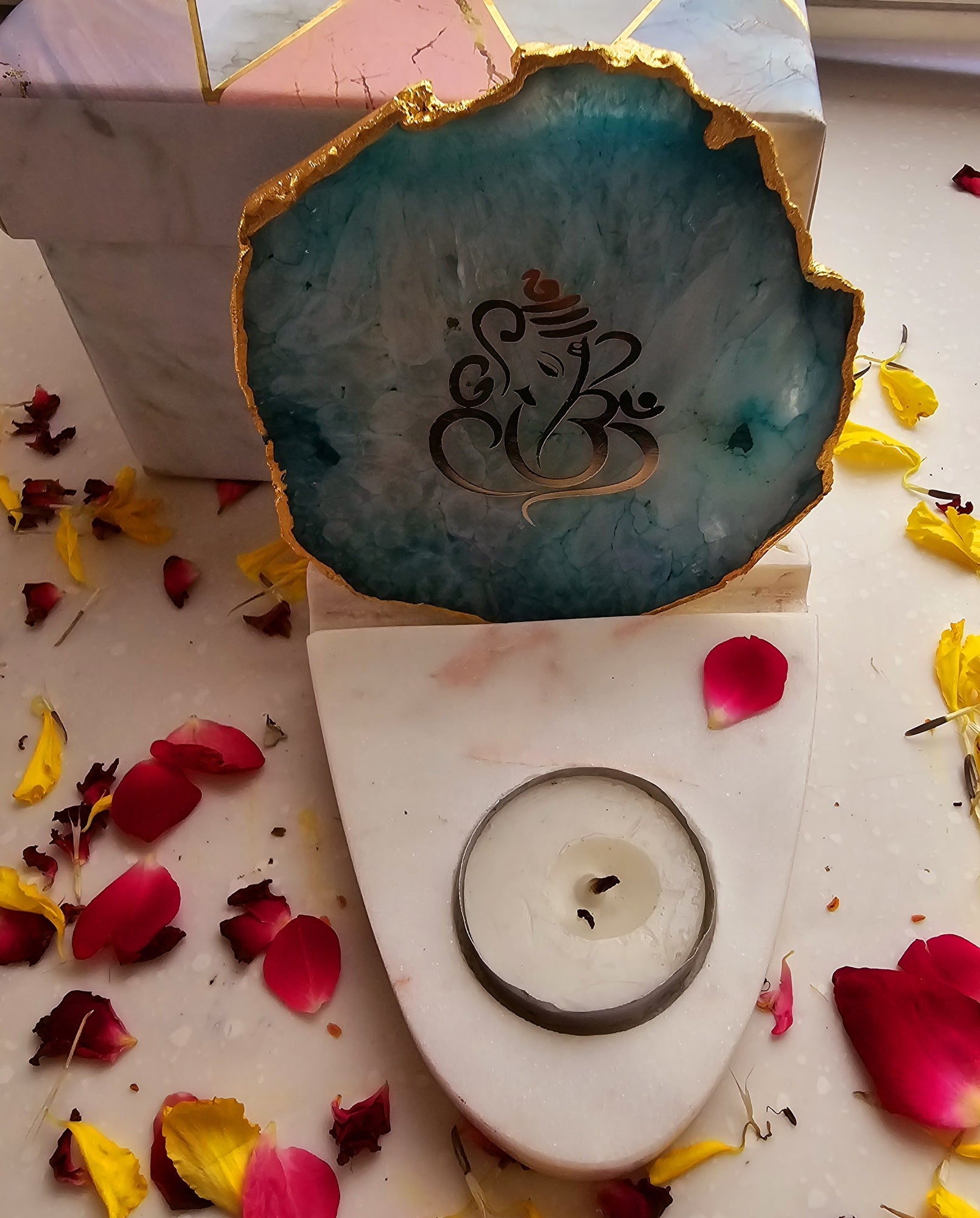 Ganesha Agate with Marble Base Front Side Tealight-Green