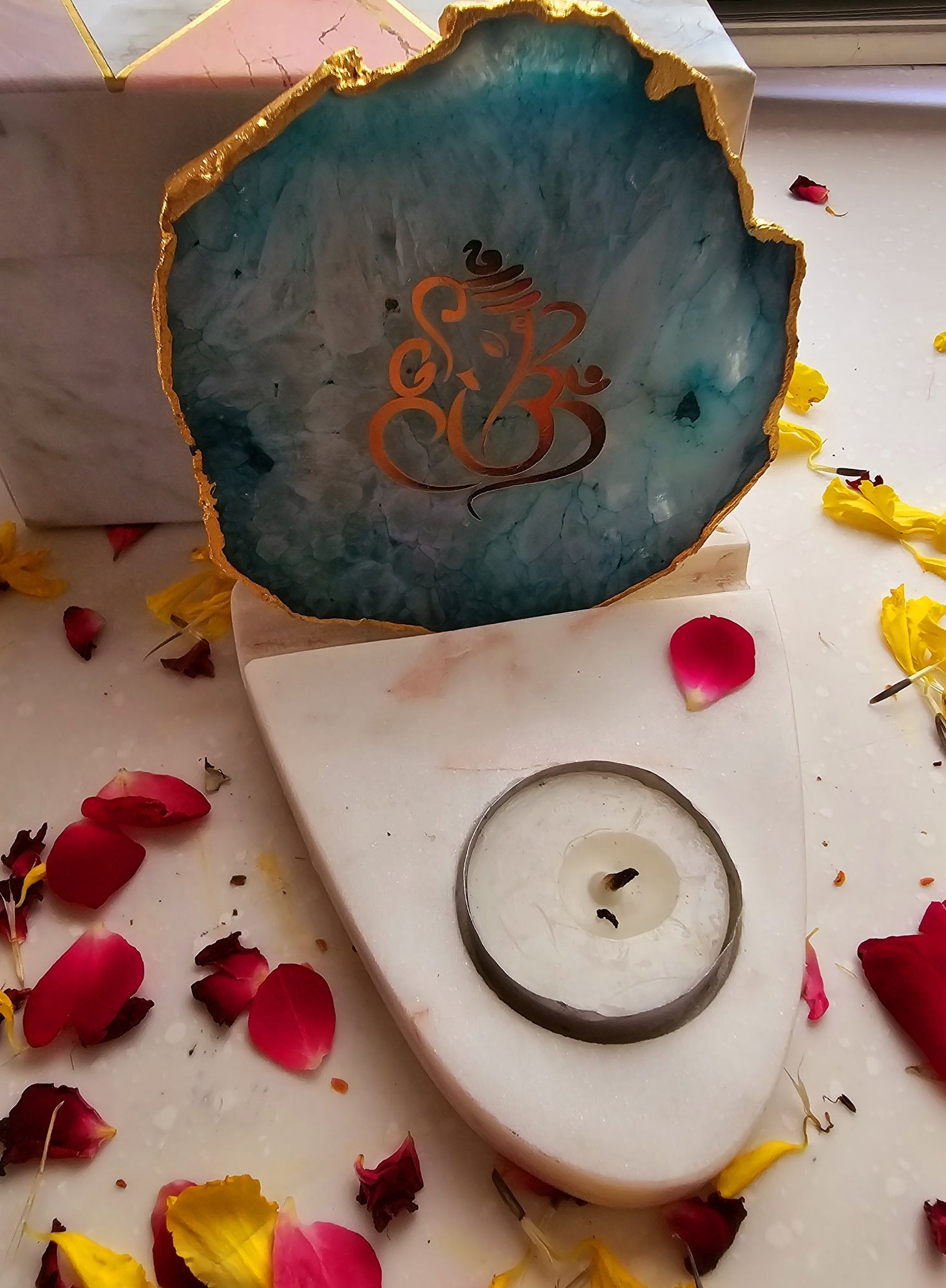 Ganesha Agate with Marble Base Front Side Tealight-Green