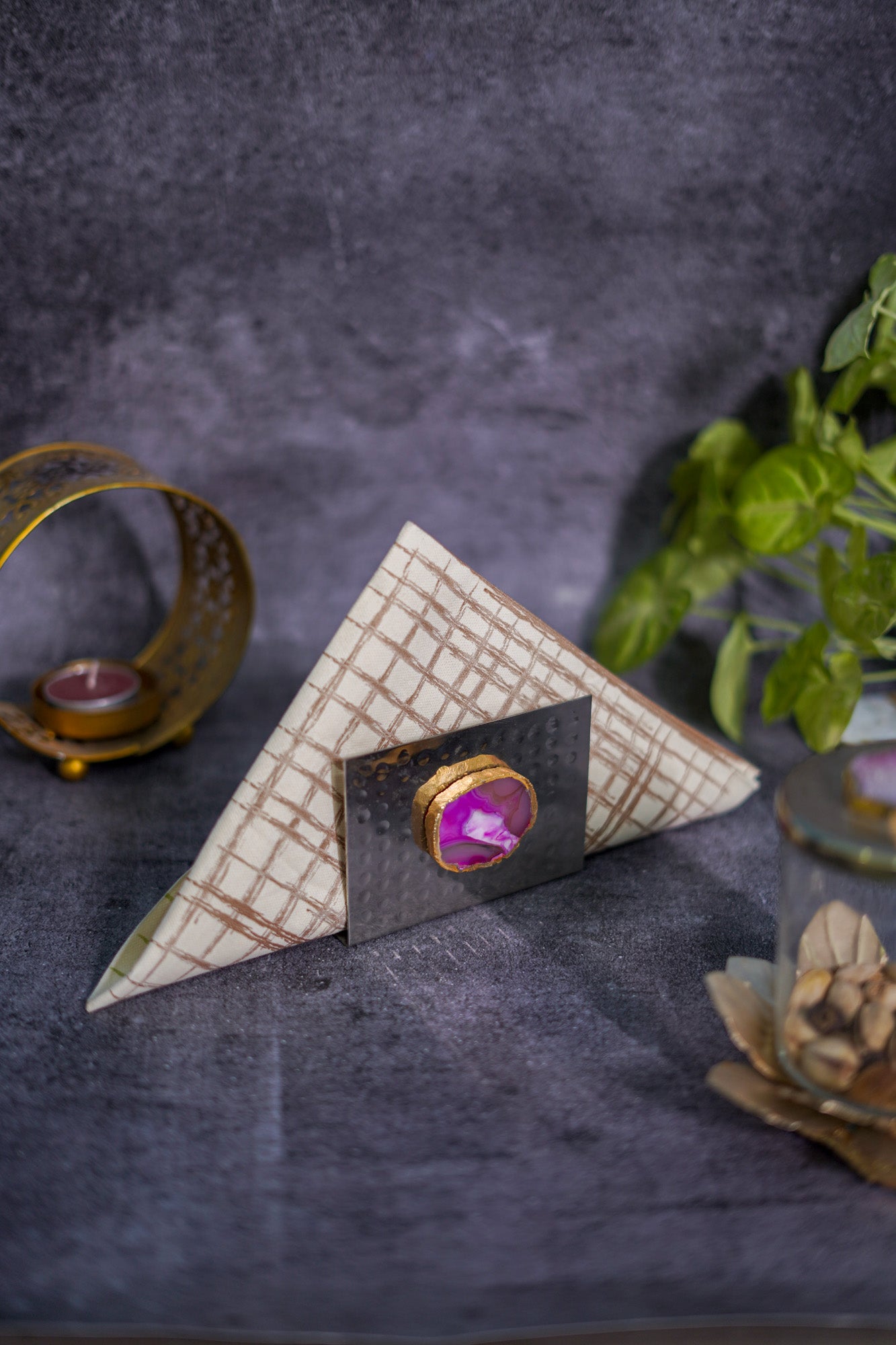 Metal Tissue Holder with Agate