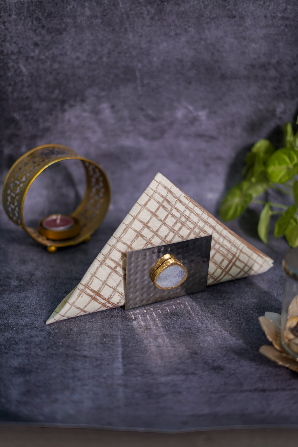 Metal Tissue Holder with Agate