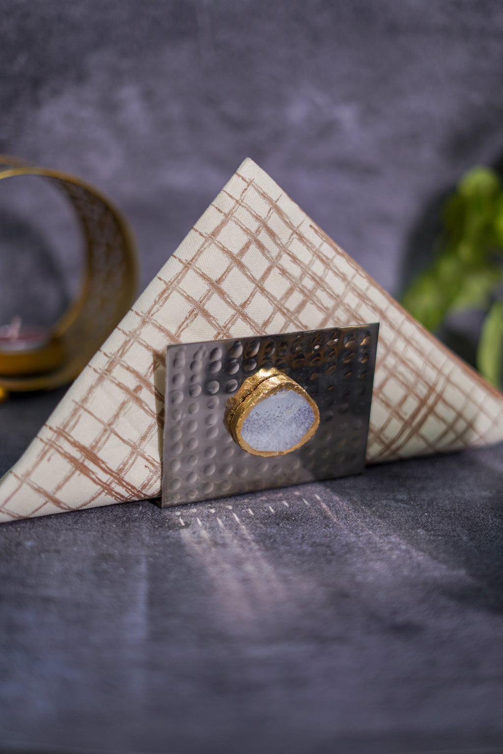 Metal Tissue Holder with Agate