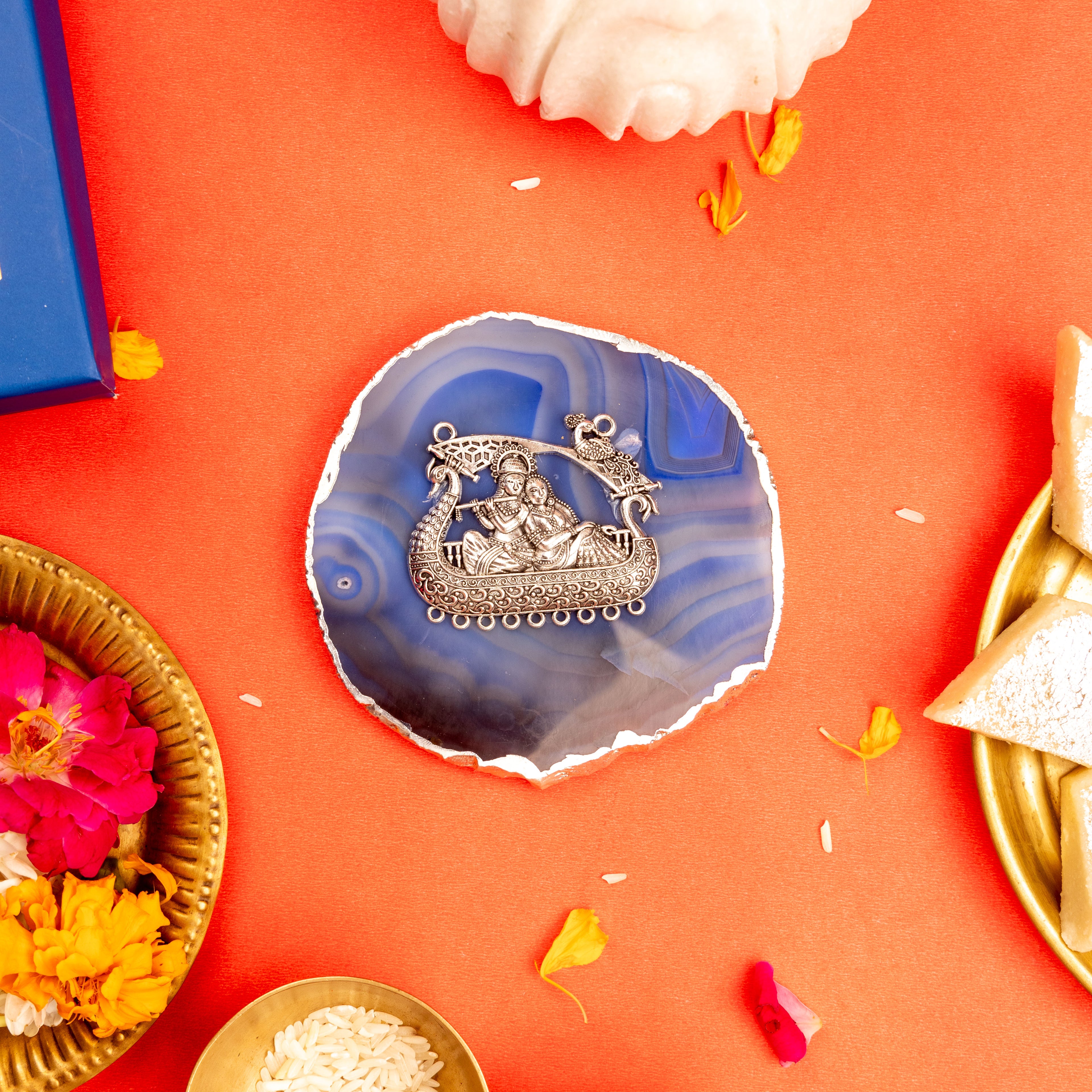 Agate Radhakrishna Showpiece Silver Platting Edges With Metal Stand - Blue