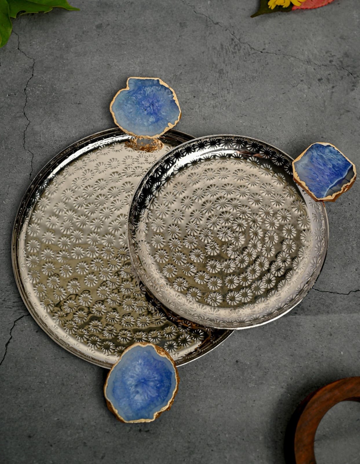 Round Aluminum Tray with Pink Agate