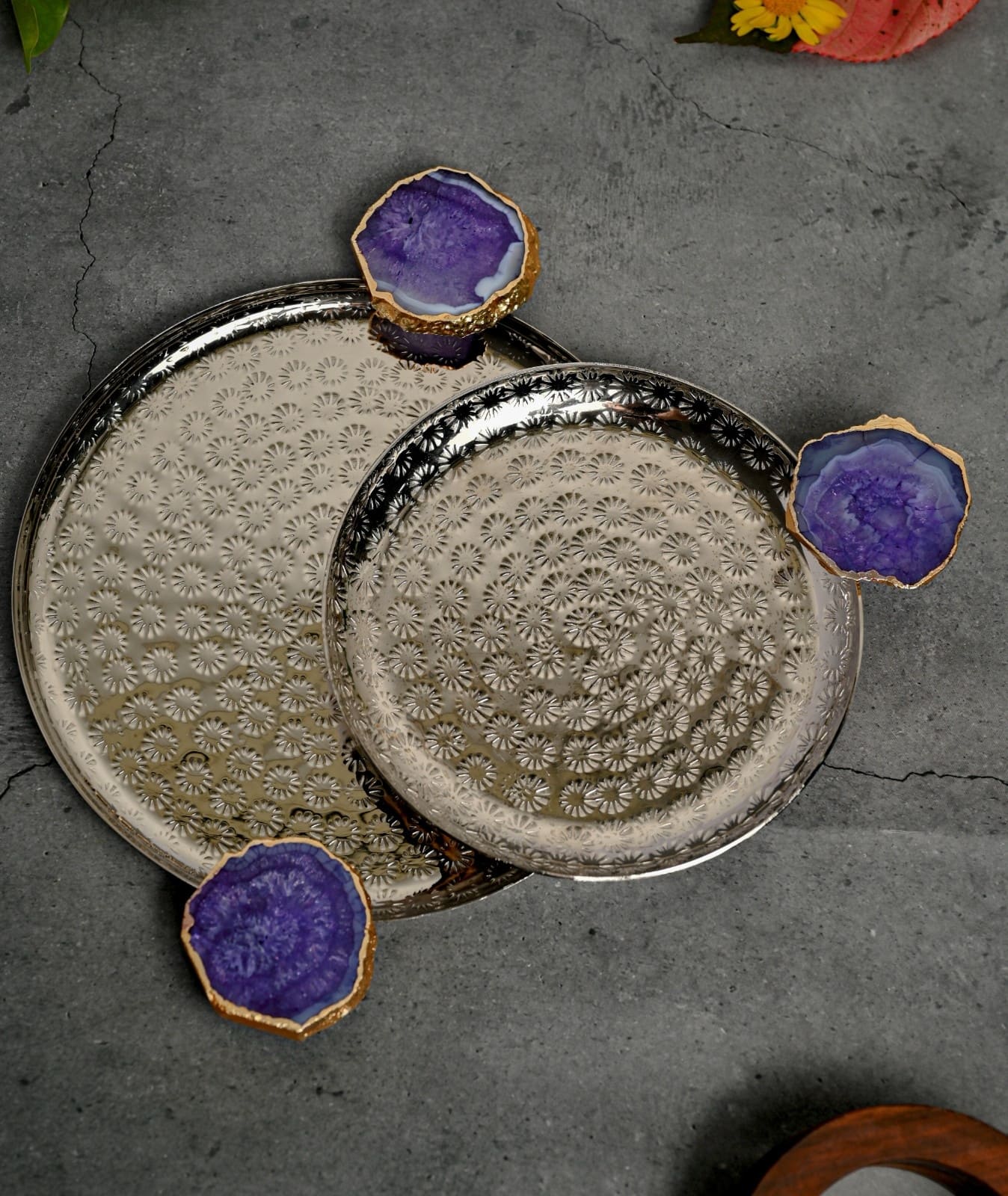 Round Aluminum Tray with Blue Agate