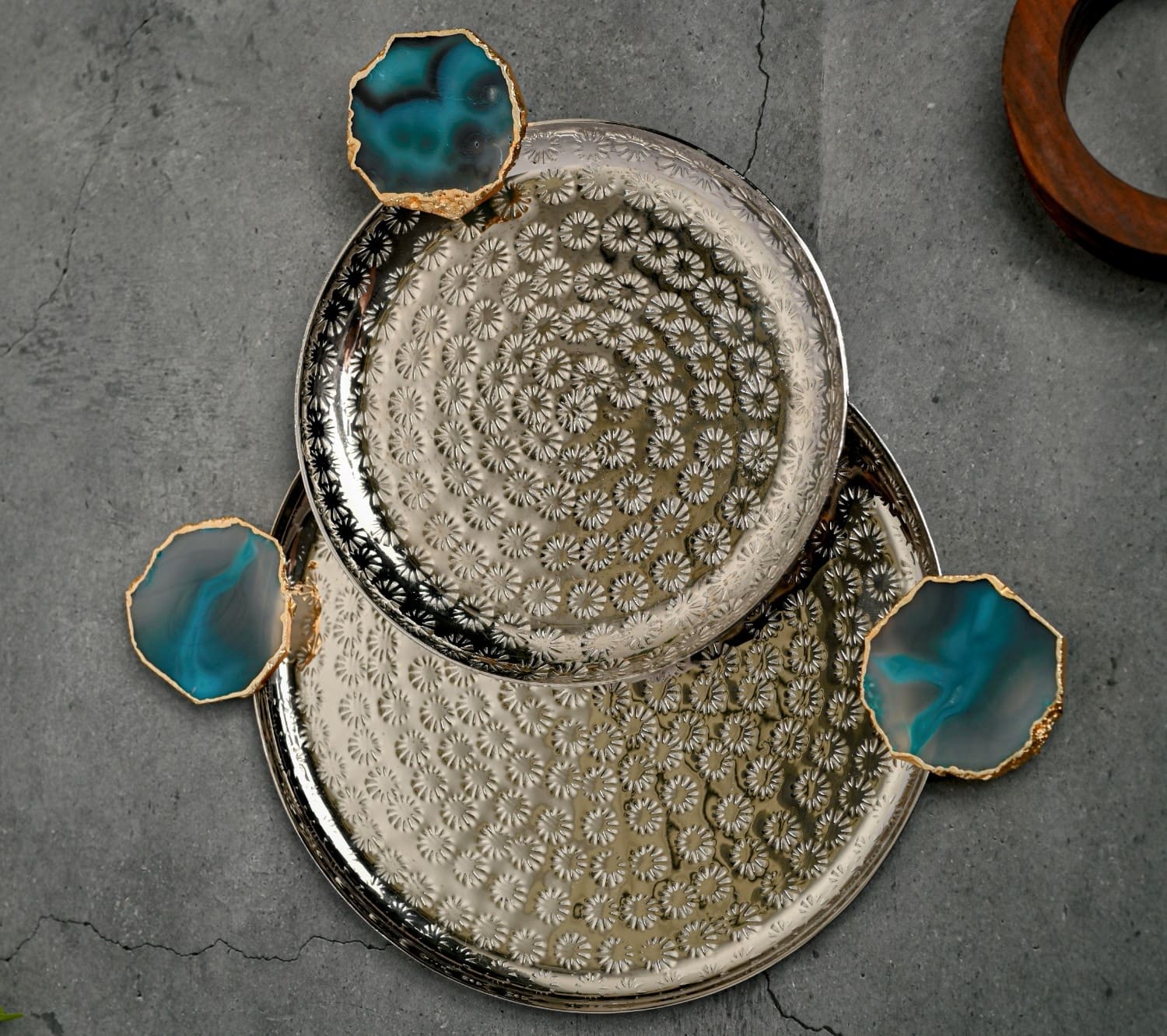 Round Aluminum Tray with Blue Agate