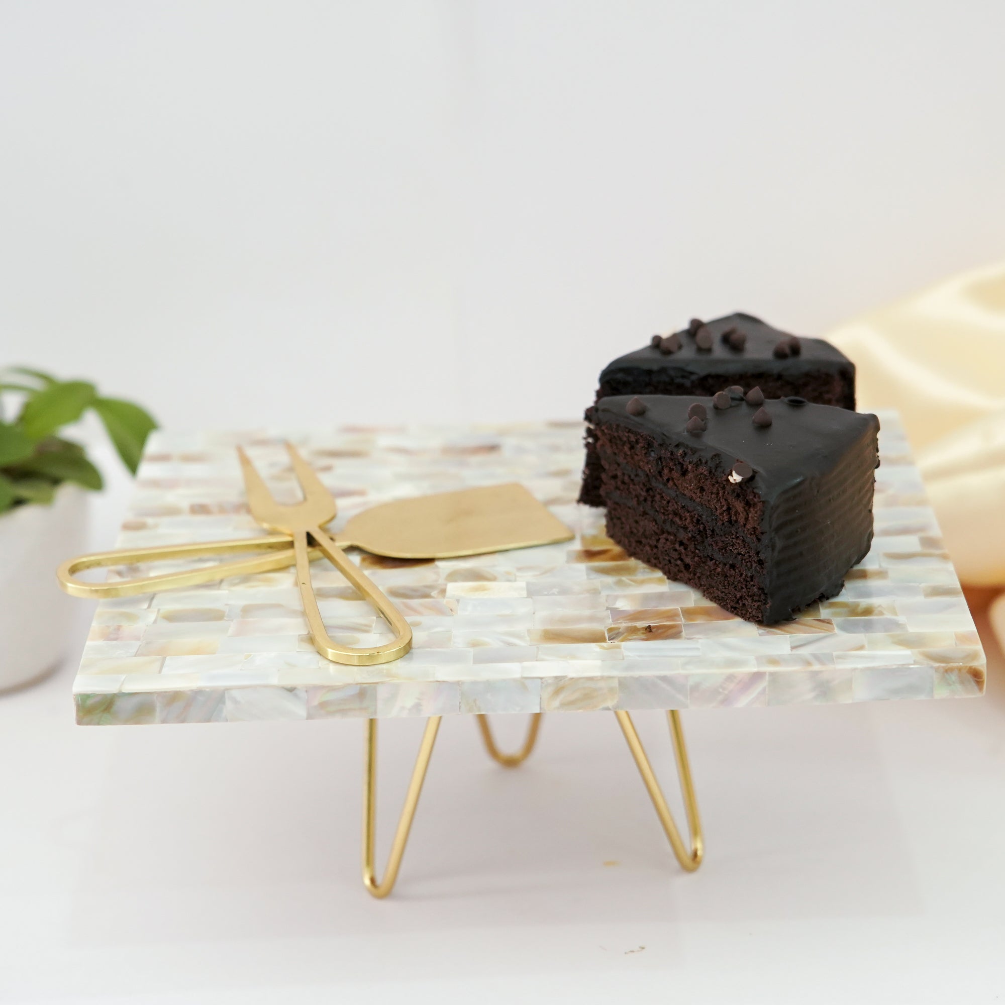 Mother of Pearl Rectanguler Cake Stand with Metal Base 10 x 8-Inch