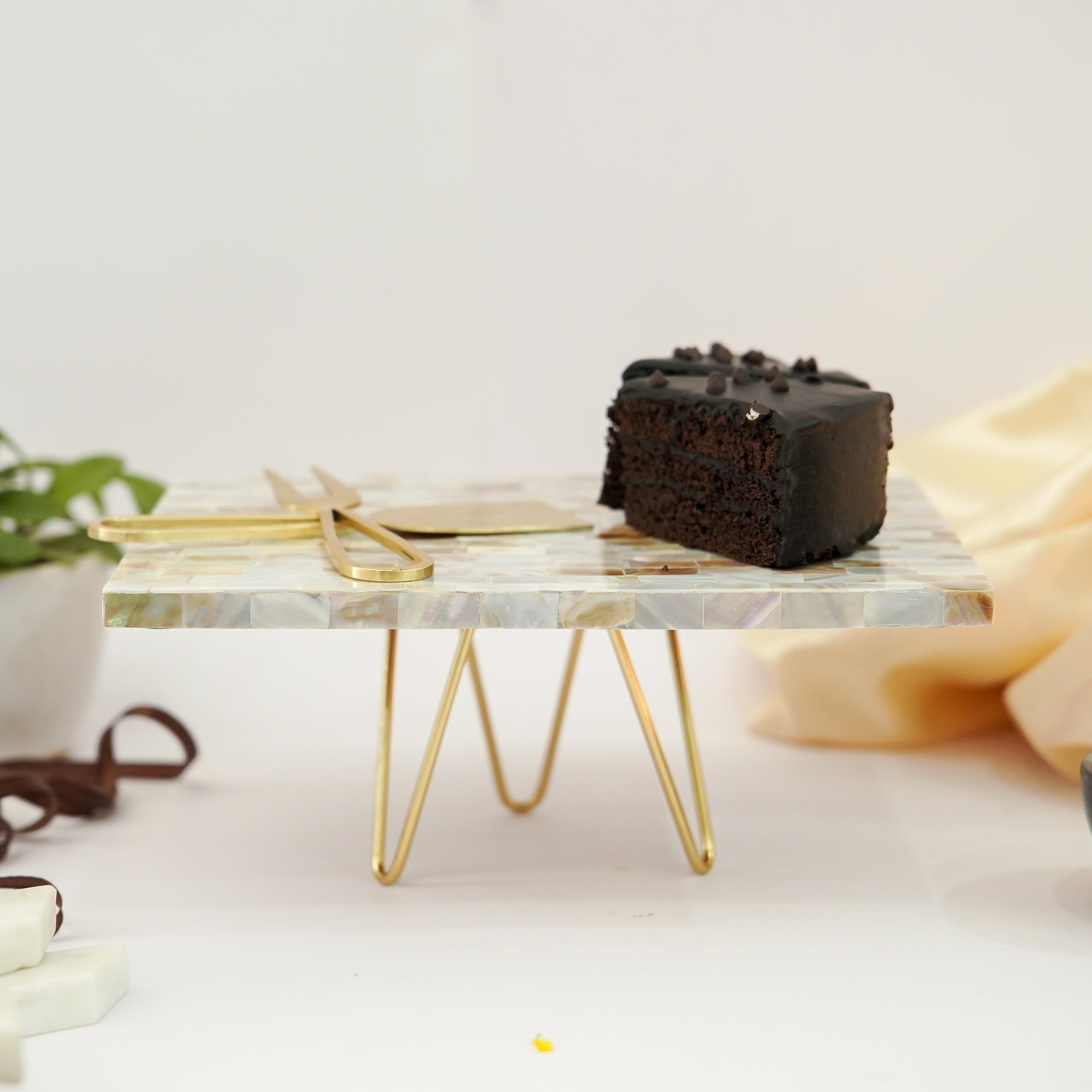 Mother of Pearl Rectanguler Cake Stand with Metal Base 10 x 8-Inch