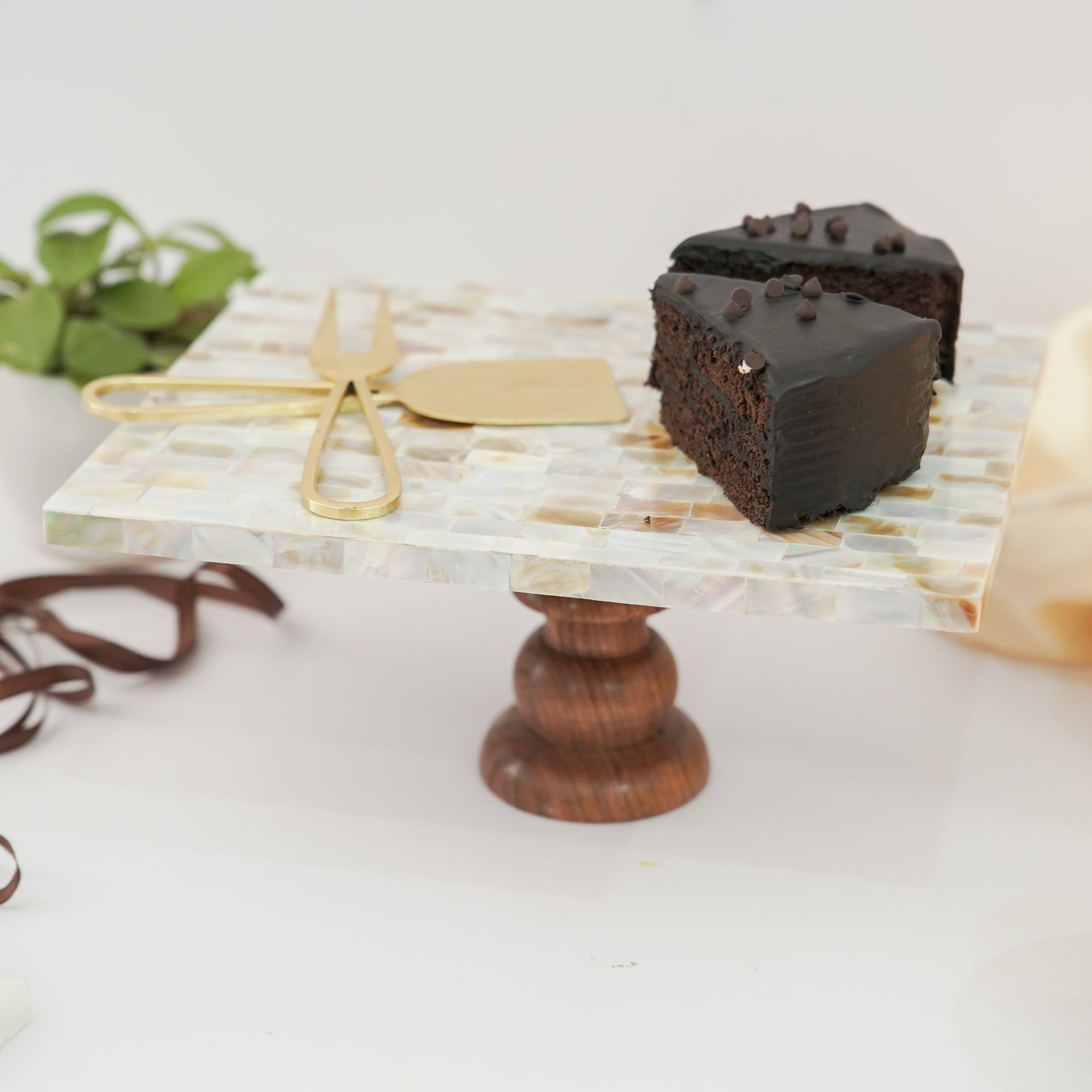 Mother of Pearl Rectanguler Cake Stand with Wooden Base 10 x 8-Inch