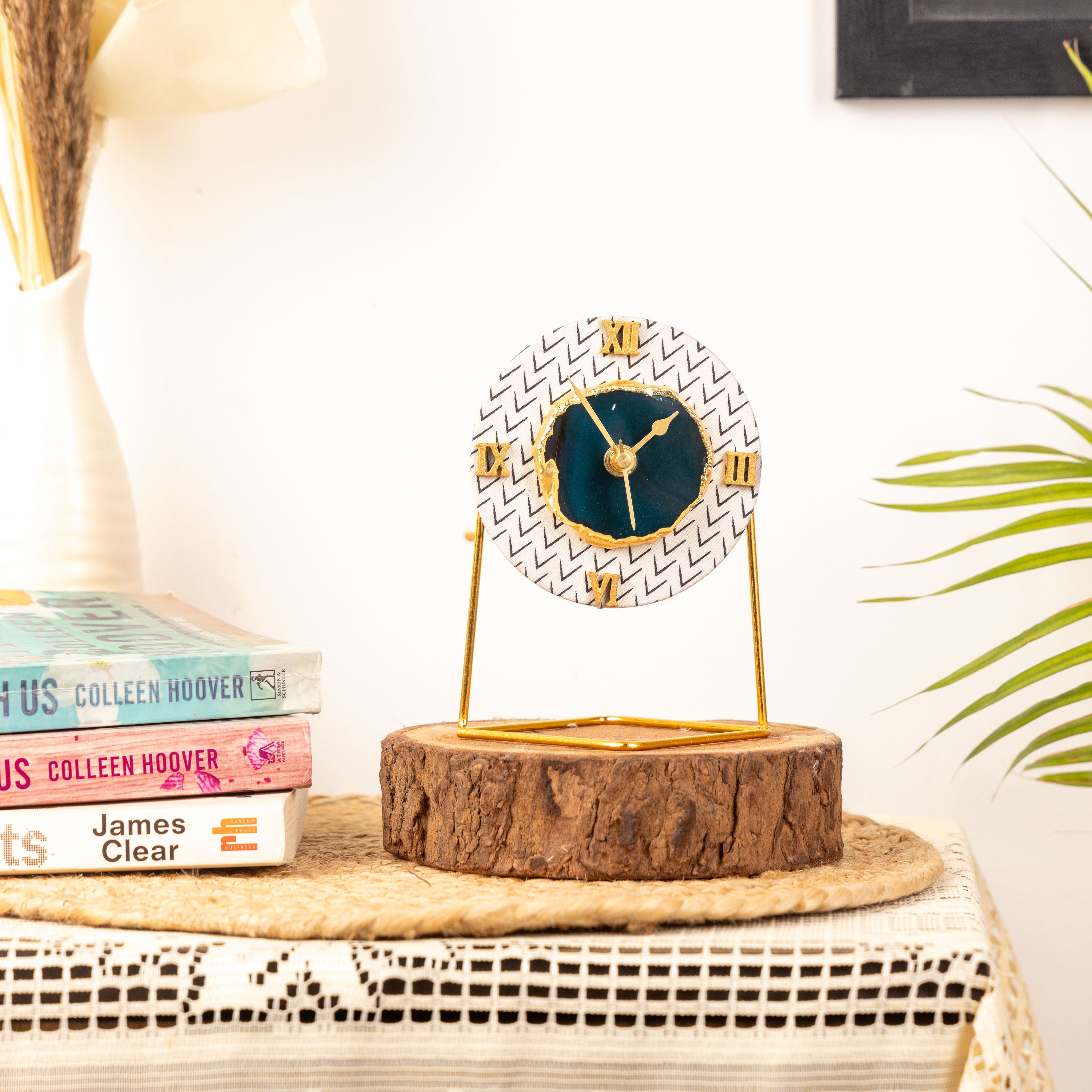 Black and White Desktop Clock(Round)