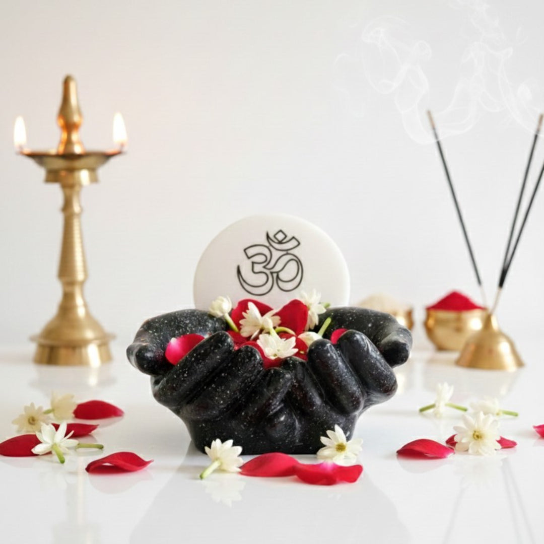 Marble OM With Black Hands Base