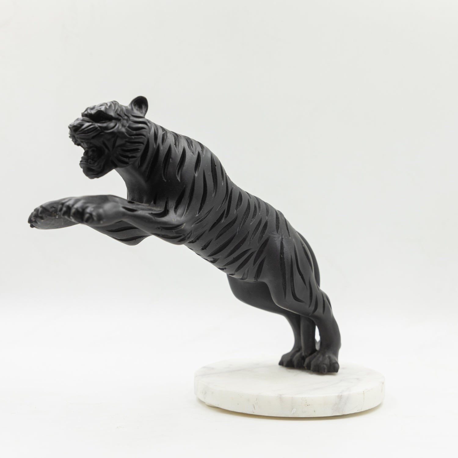 Attcking Tiger Showpeice With Marble Base